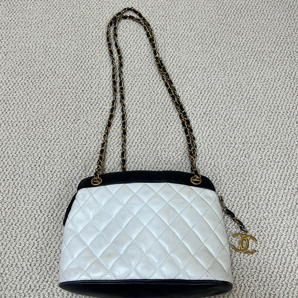 [Chanel] two-toned bag